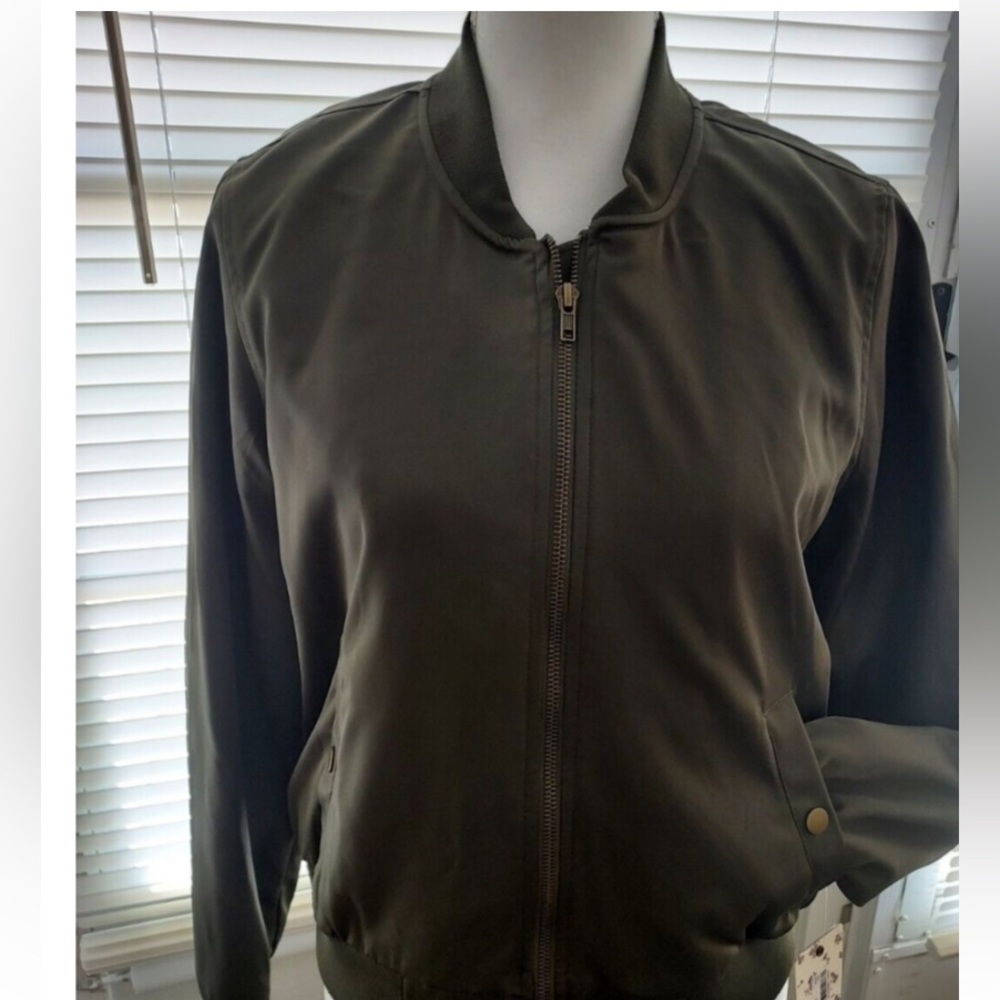 Women's Bomber Jacket Size Small Olive Green Excellent condition